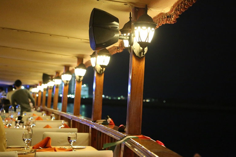 Dhow Dinner Cruise Abu Dhabi