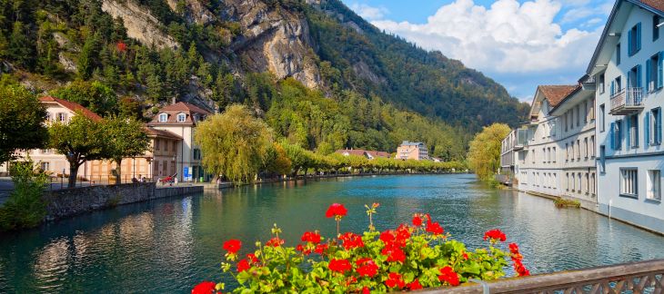 Adventure sports and stunning mountain views in Interlaken