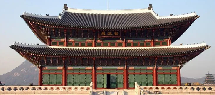 Explore Gyeongbokgung Palace