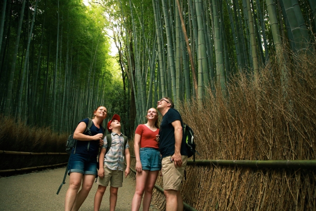Arooha Australian guest family holidaying in Japan