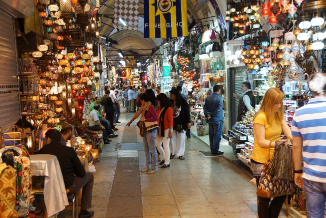 Arooha guests at tourists shop for Souvenirs in Turkey