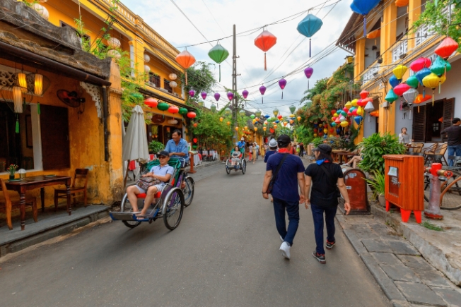 Arooha guest at Hoi An walking market in Vietnam