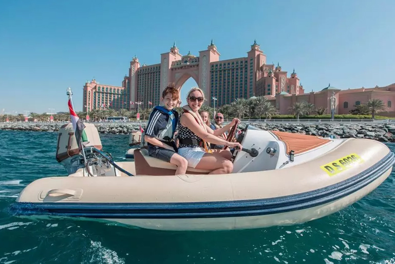 Dubai Islands Sunset Tour – Self Drive Boat