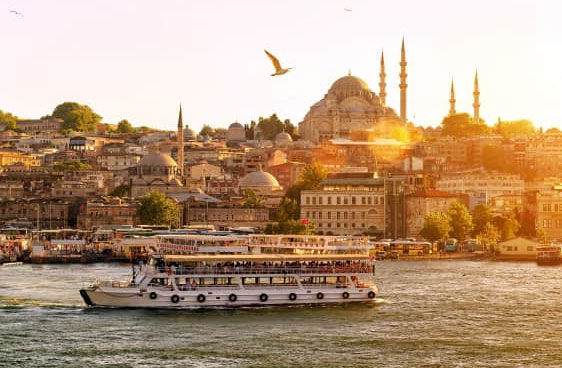 Bosphorus cruise tour and Spice market